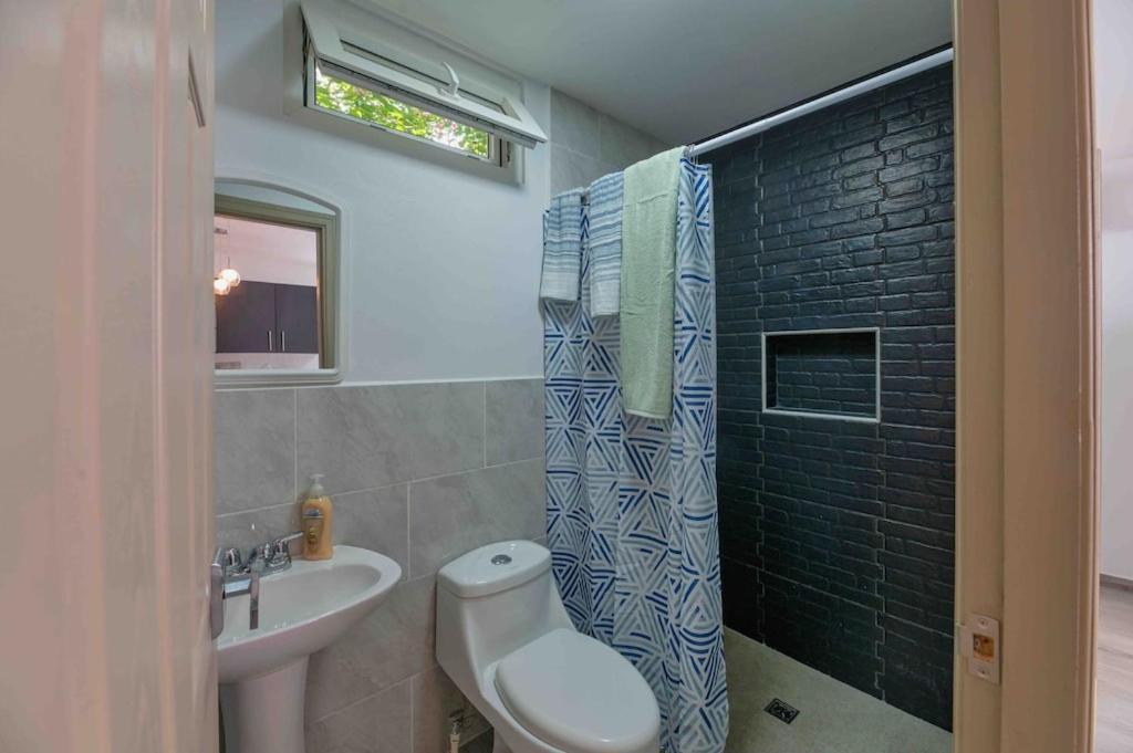 Cozy Beach Villa At The Shores 5 Minutes From The Beach West End Zewnętrze zdjęcie